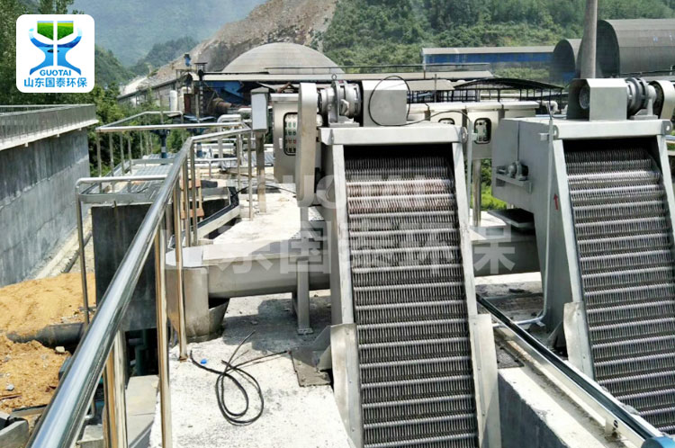 機(jī)械格柵應(yīng)用現(xiàn)場